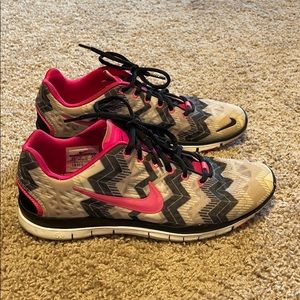 Women Pink Nike Free Run Sneakers 9.5